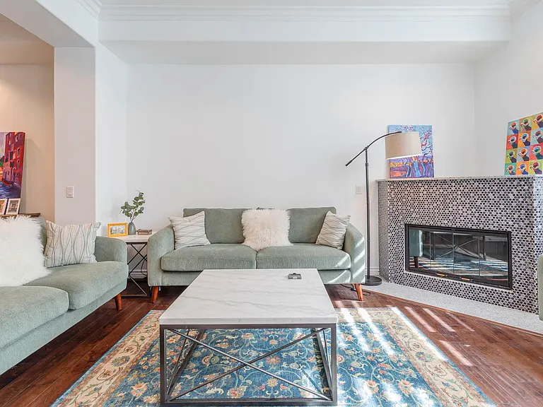 441 N Los Robles Ave — Photo 4