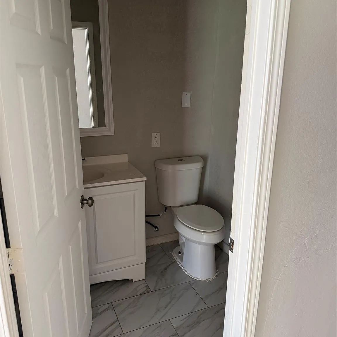 4 bed, 2.5 bath, 1976 sqft, $1,588 — Photo 4