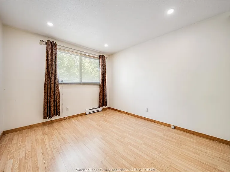 1229 Arncliffe Pl — Photo 22