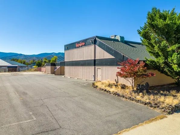 213 Greenhorn, Yreka, CA 96097