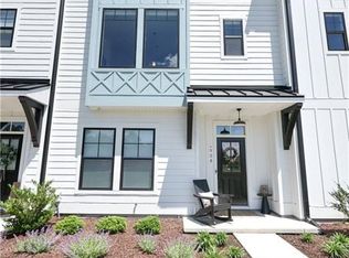 908 Bernard Ln, Chesapeake, VA 23322