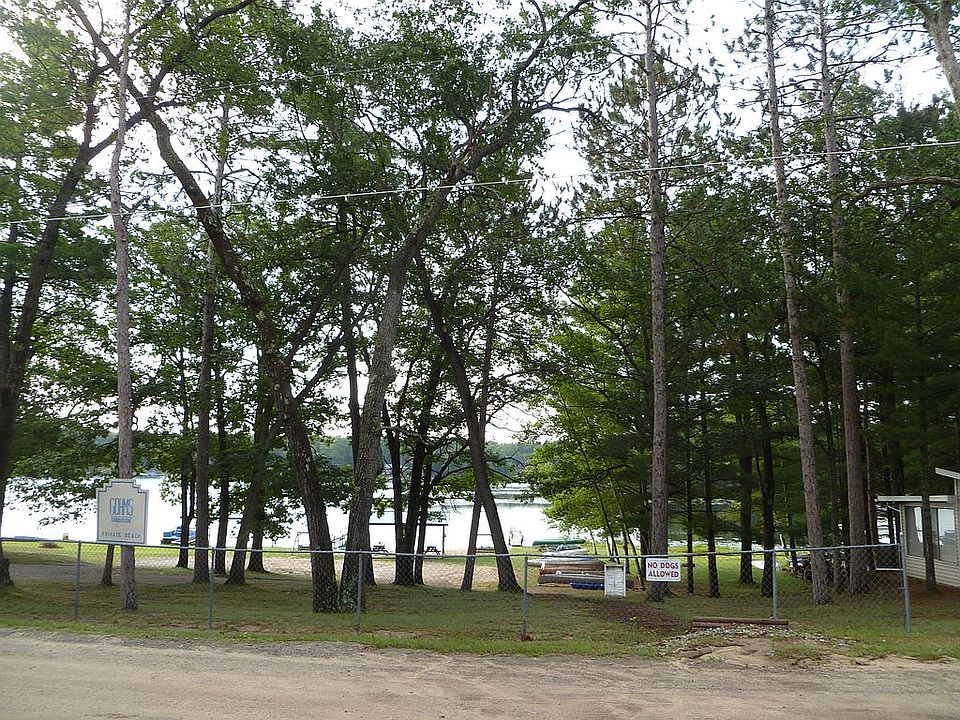 2nd image of 3000 Lois St