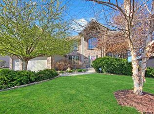 19258 Woolworth Ave, Omaha, NE 68130