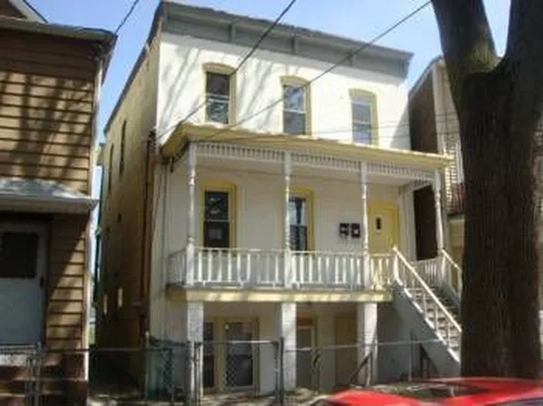 144 9th St, Passaic, NJ 07055