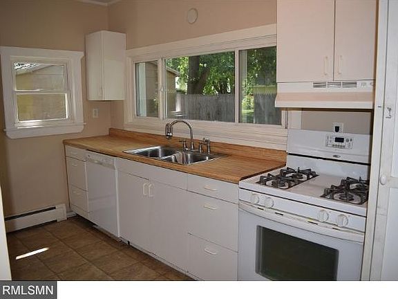 2nd image of 79 Oak Ave W