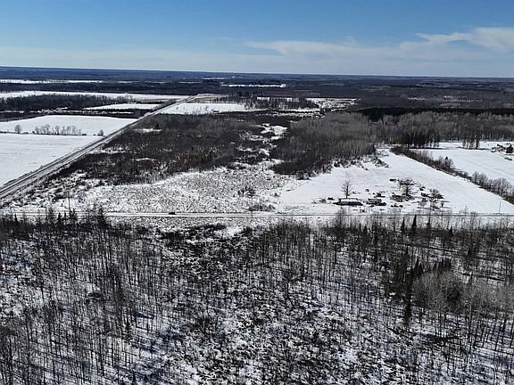 2nd image of 2865 Lund Rd