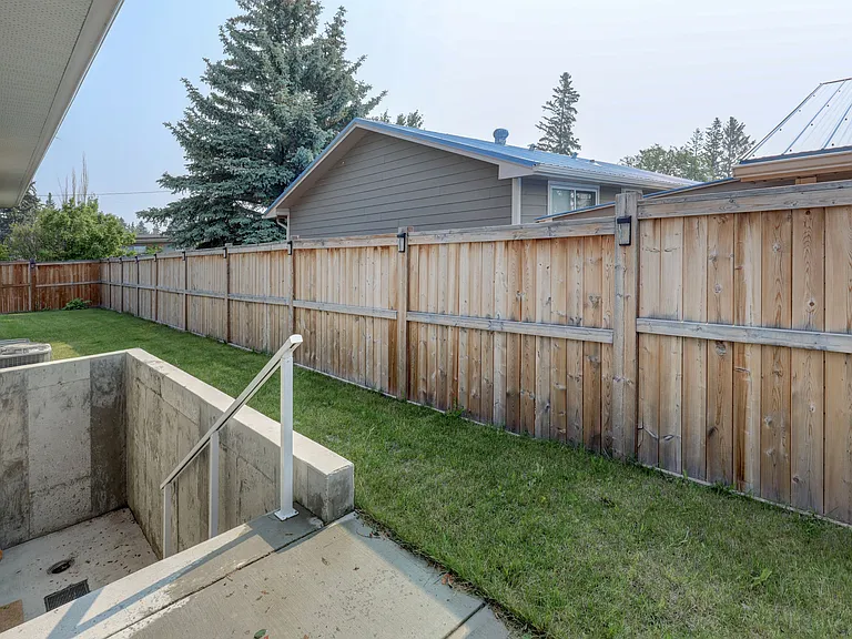 4 Trafford Pl NW #R — Photo 21