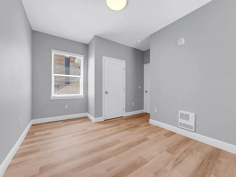 2016 - 2020 Dwight Way — Photo 16