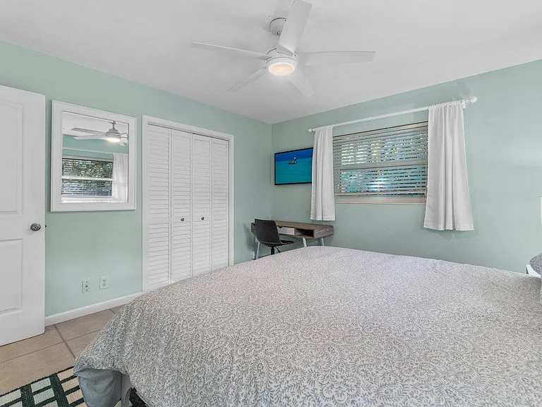 100 Venetian Dr #9 — Photo 18