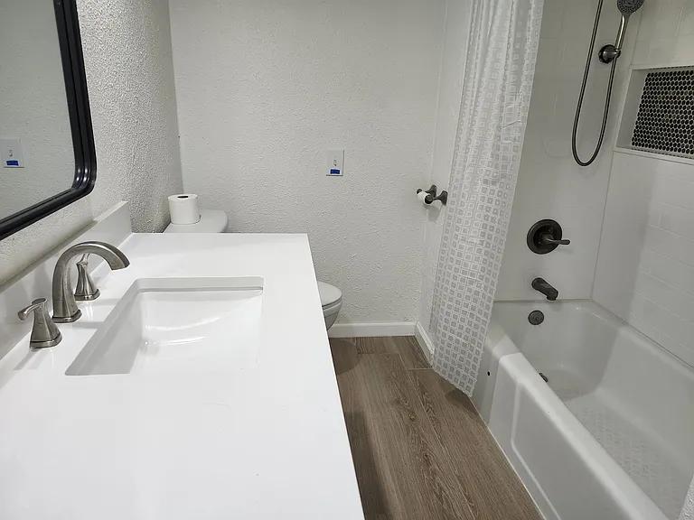 2305 Stockbridge Ct — Photo 20