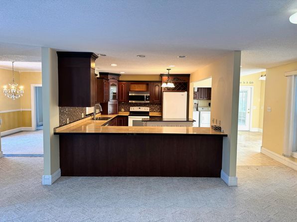 315 3rd Ave NE, Roseau, MN 56751
