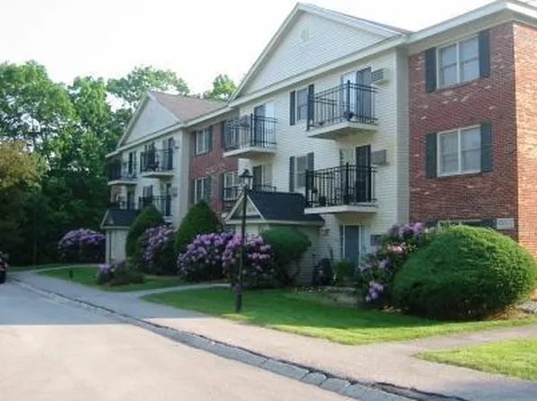 11 Saint James Pl APT 1111, Nashua, NH 03062