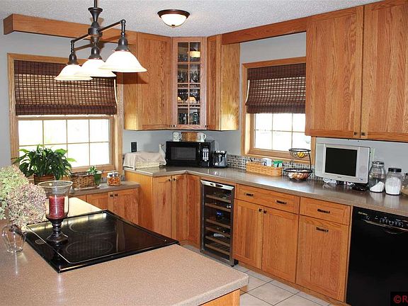 4th image of 501 Hiawatha Dr