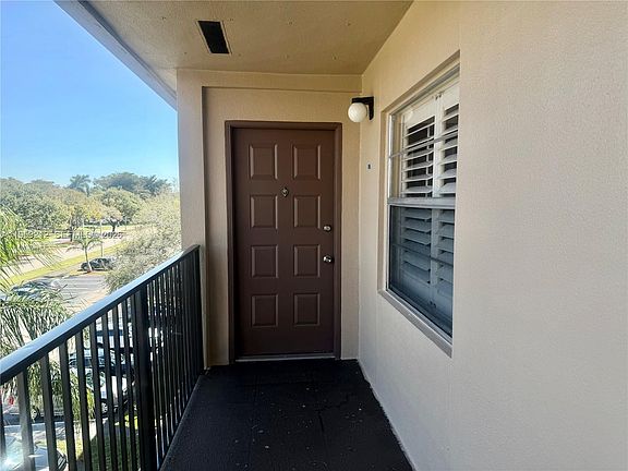 2nd image of 1100 SW 130th Ave APT 401H