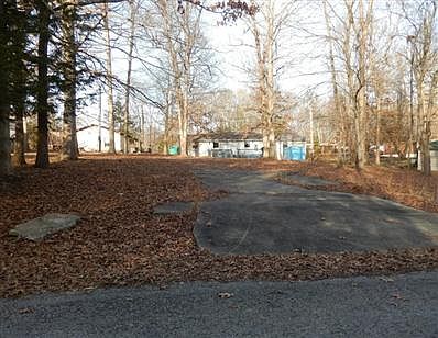 1st image of 105 Hampshire Ln