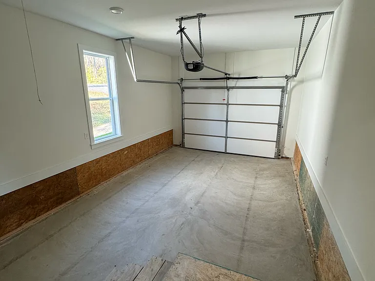 2204 Chester St — Photo 2