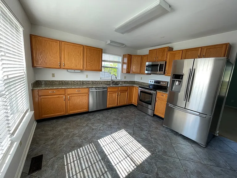 21707 Harrison St — Photo 7