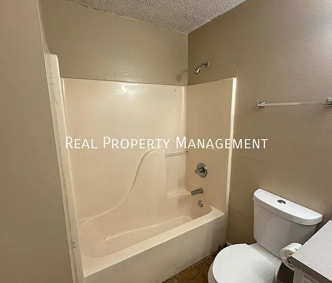 7969 Pine Springs Dr — Photo 12