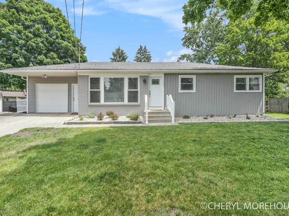 1541 Beechwood Dr, Jenison, MI 49428