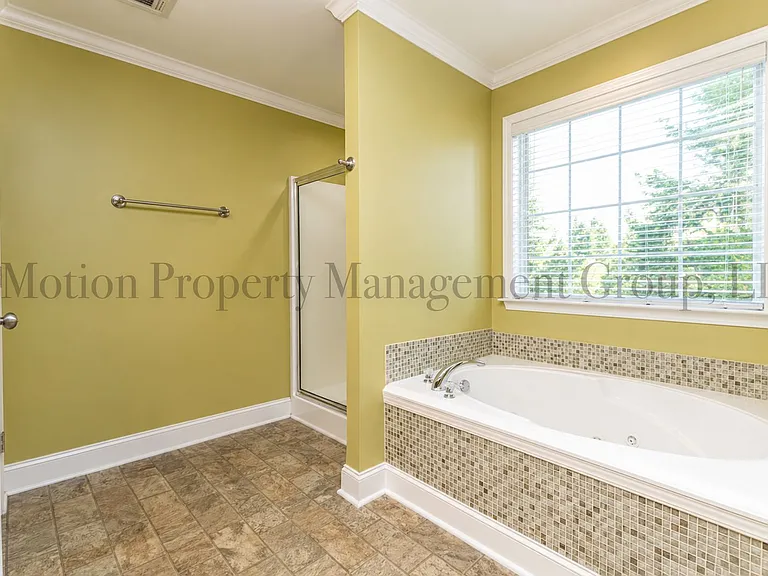 344 Mary Dr — Photo 8