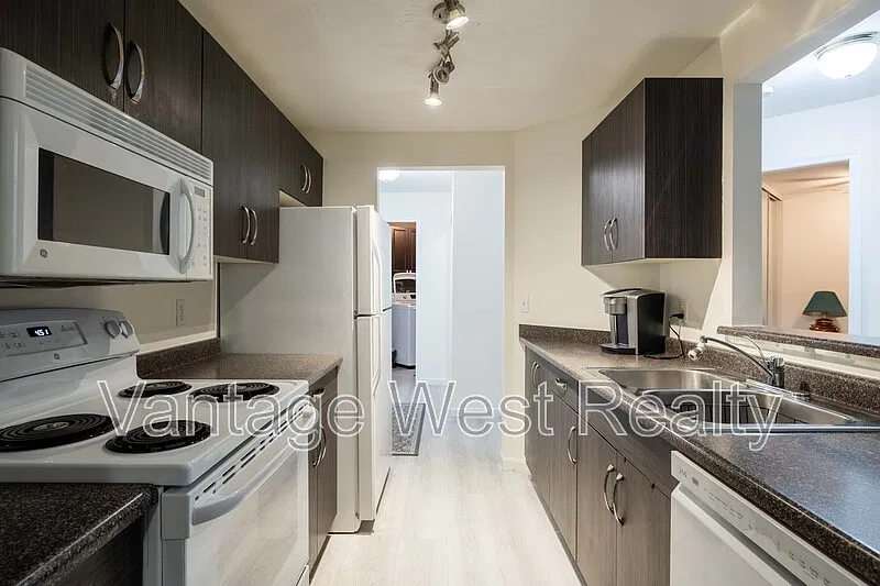 1 bed, 1.0 bath, $1,550 — Photo 2