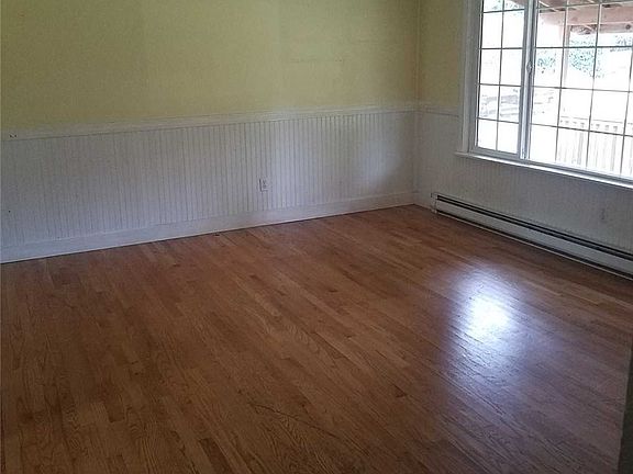 2nd image of 6030 210th Ave NE