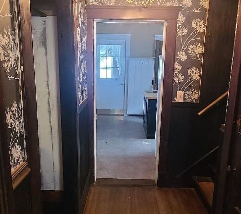 4th image of 14 Slawson St