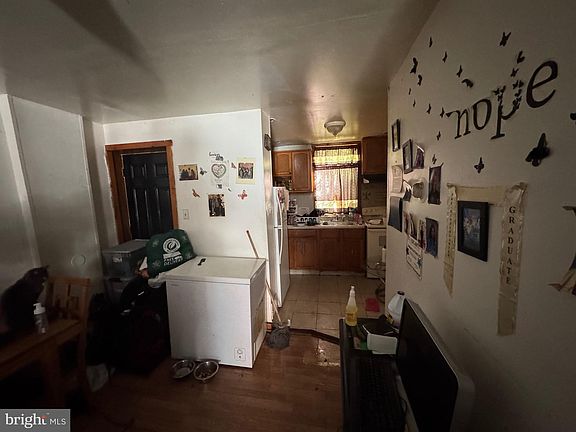 3rd image of 6416 Glenmore Ave