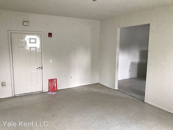 3rd image of 1165 E State St #5