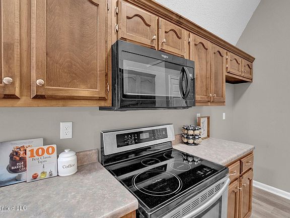 5th image of 8310 Regal Bend Dr