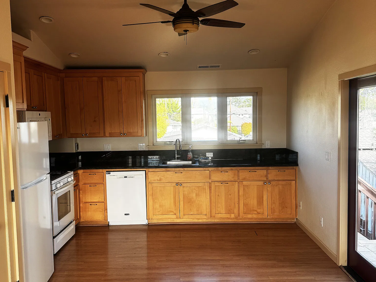2 bed, $3,500 — Photo 3