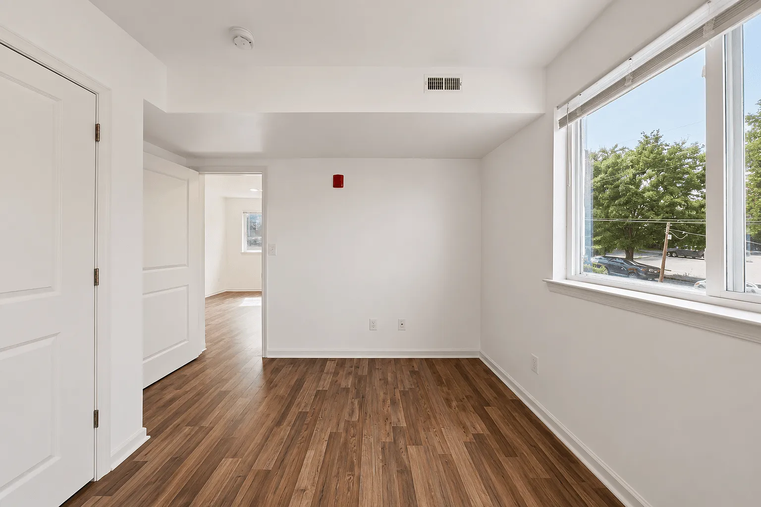 5261 Ridge Avenue — Photo 3