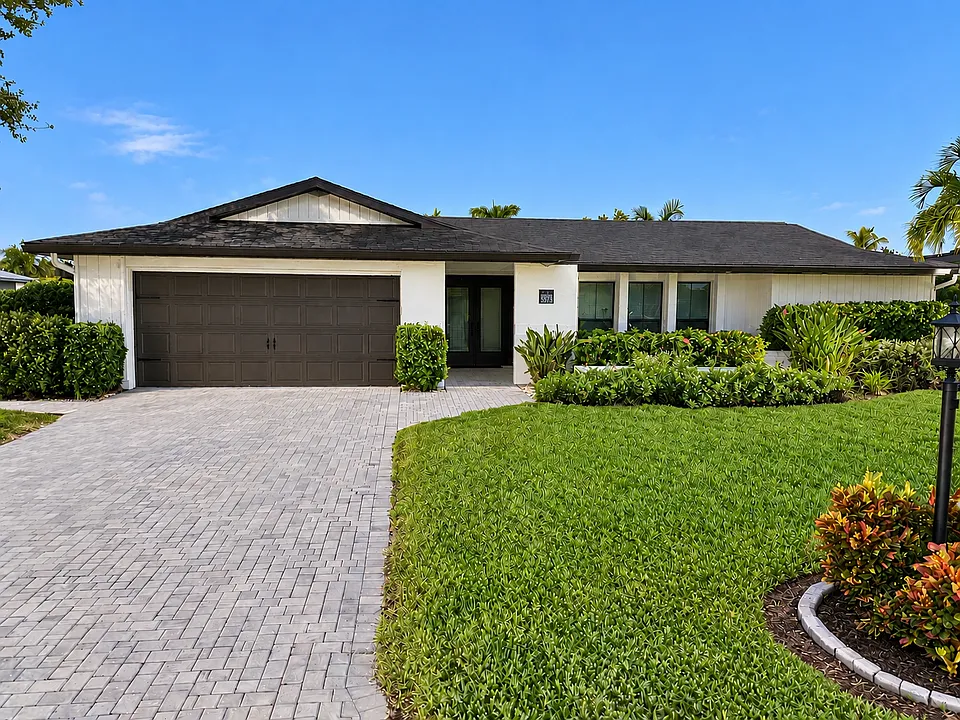 5573 Amoroso Dr