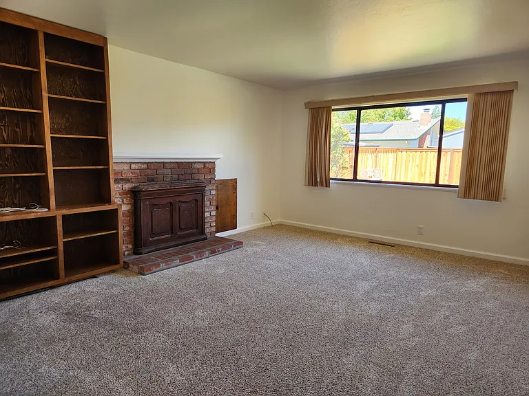 2220 Sartori Dr — Photo 11