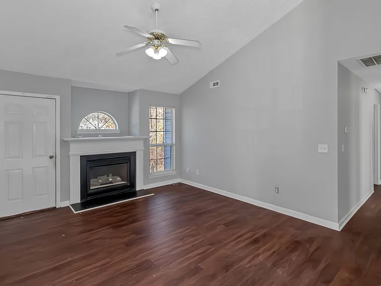 401 Edgewood Dr — Photo 13