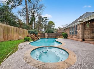 66 S Longsford Cir, Spring, TX 77382