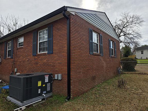 2nd image of 809 Ona Drive