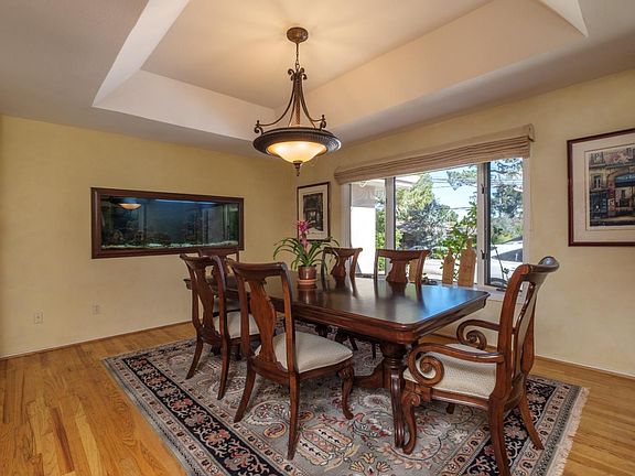 3rd image of 4036 El Bosque Dr