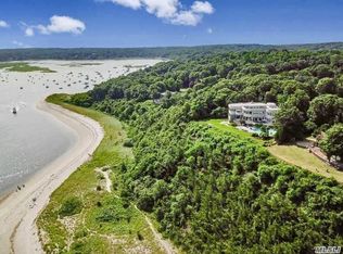 14 Rosita Ln, Port Jefferson, NY