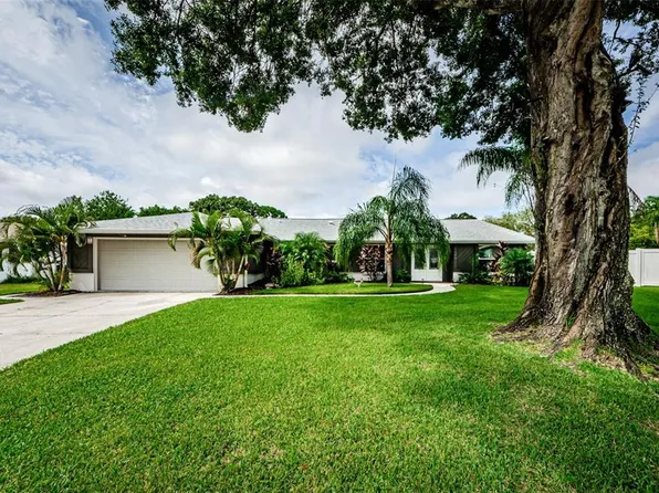 308 Fairwood Ct, Oldsmar, FL 34677