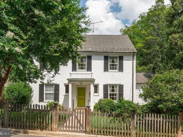 2237 48th St NW, Washington, DC 20007