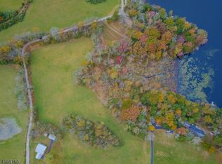 902 Emmons Ln, Newton, NJ 07860