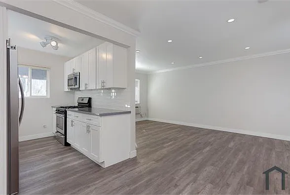 1942 S La Cienega Blvd #3 — Photo 1