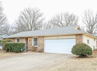 2021 S Weaver Ave, Springfield, MO 65807