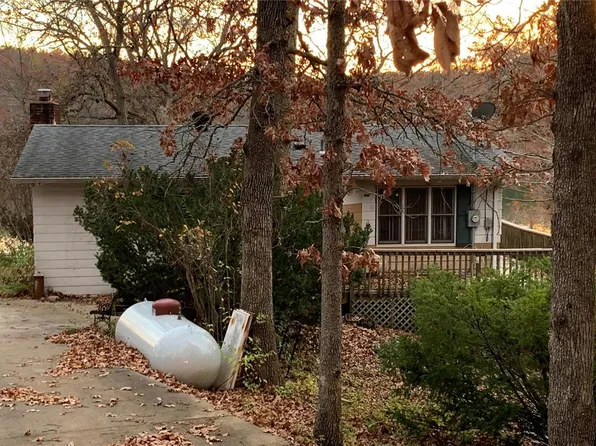 58 N Lake Dr, Hillsboro, MO 63050