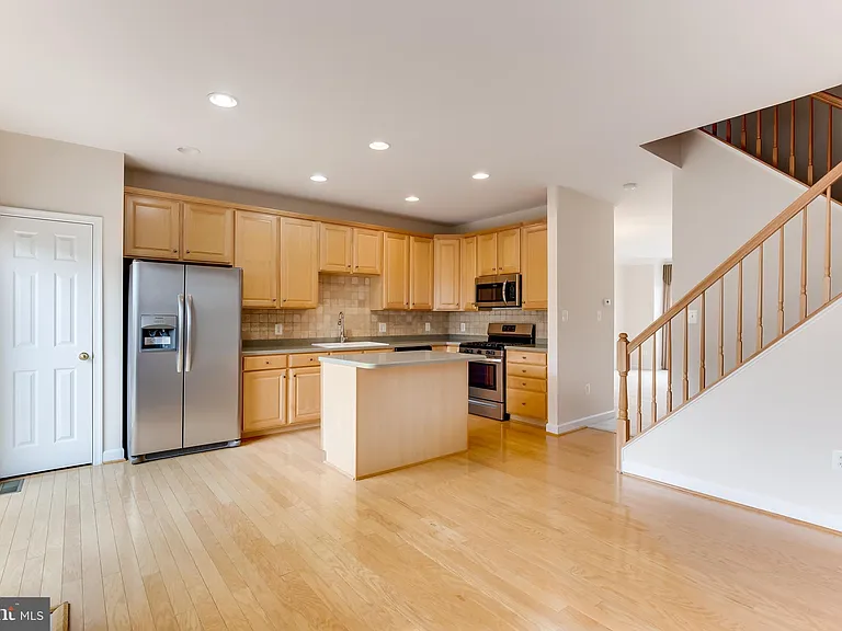 1008 Hampton St — Photo 7