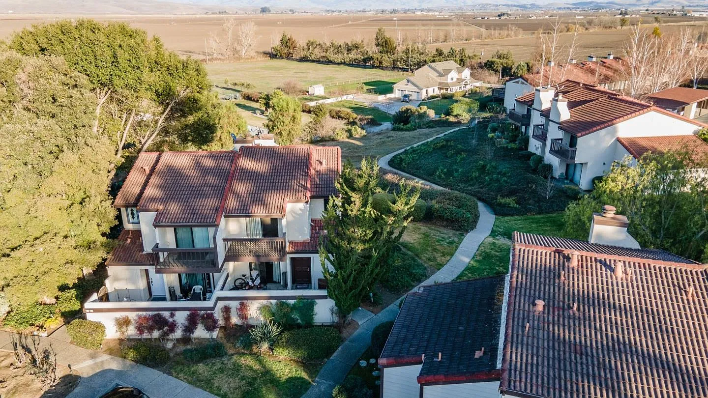 20 Via Serra photo 1