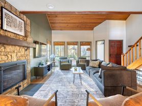 65377 E Sandy River Ln, Rhododendron, OR