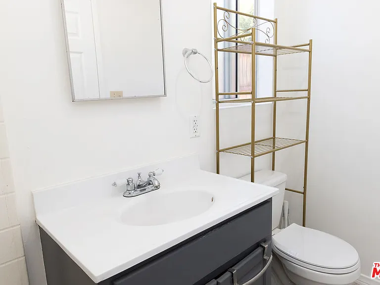 642 N La Jolla Ave #1/2 — Photo 12