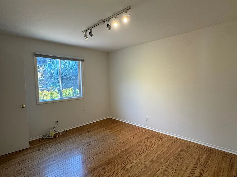 2729 Monserat Ave — Photo 13